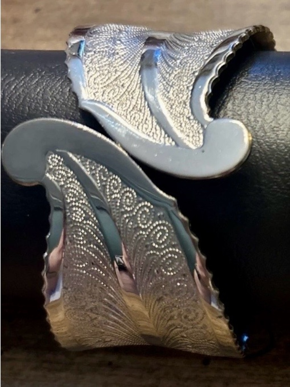 Ornate Feather Cuff‎ Bracelet - Silver Tone